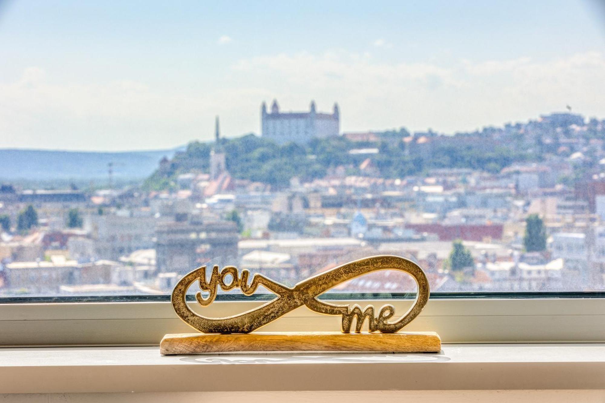 Sky Park 1 - Luxurious #Instaworthy Apartment In Downtown City Center With Included Parking, Best Address In Town Bratislava Dış mekan fotoğraf