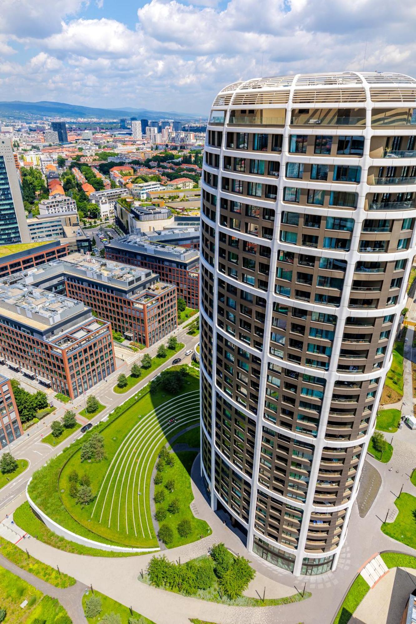 Sky Park 1 - Luxurious #Instaworthy Apartment In Downtown City Center With Included Parking, Best Address In Town Bratislava Dış mekan fotoğraf